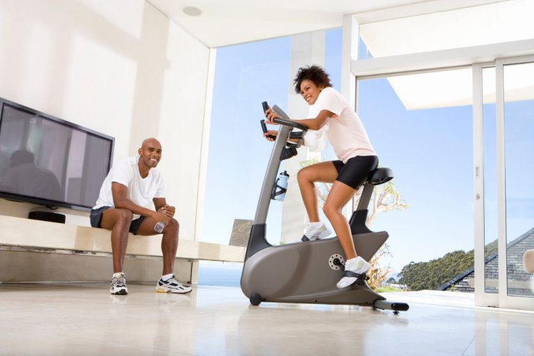 two people exercising